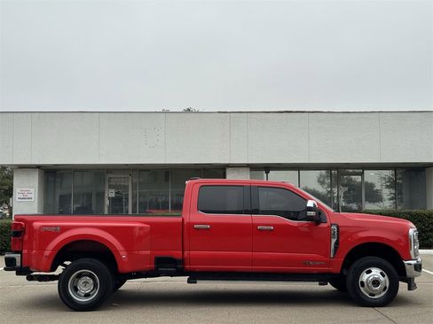 Used 2023 Ford F350 Lariat w/ Chrome Package image 3