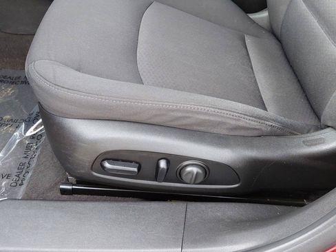Used 2018 Chevrolet Malibu LT FWD image 23