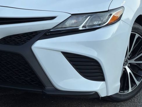 Used 2019 Toyota Camry SE w/ Convenience Package FWD image 8