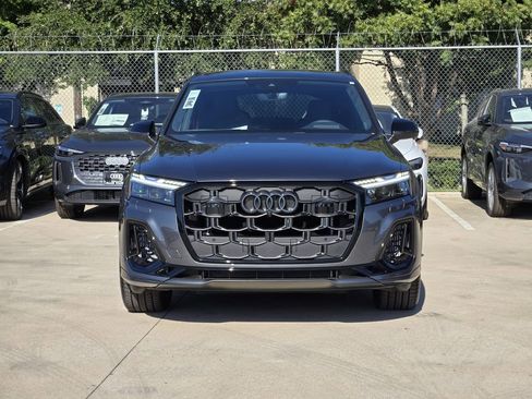 New 2026 Audi SQ7 Prestige image 3