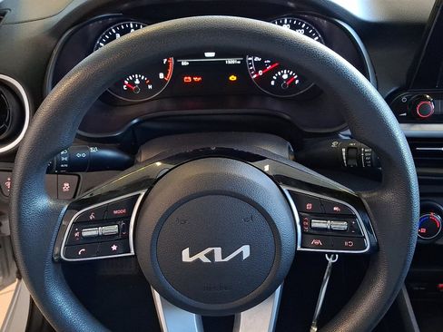 Certified 2023 Kia Forte LXS w/ LXS Technology Package image 17