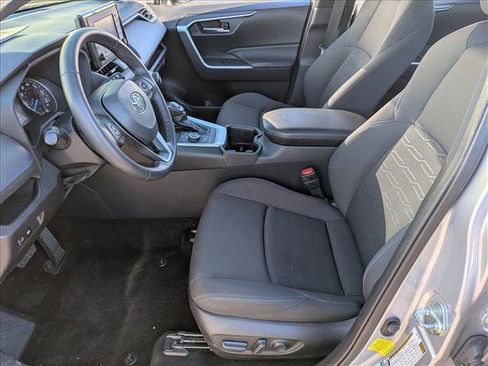 Used 2022 Toyota RAV4 SE image 16