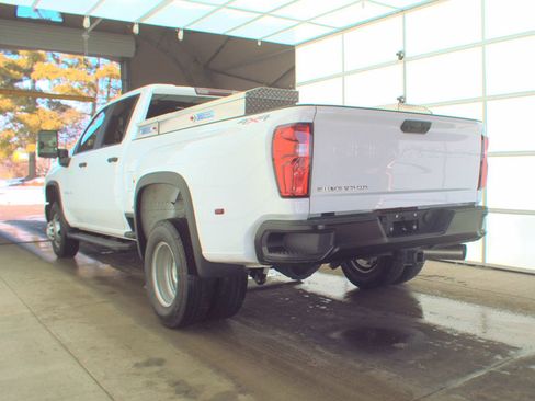 Certified 2024 Chevrolet Silverado 3500 W/T w/ WT Convenience Package image 9