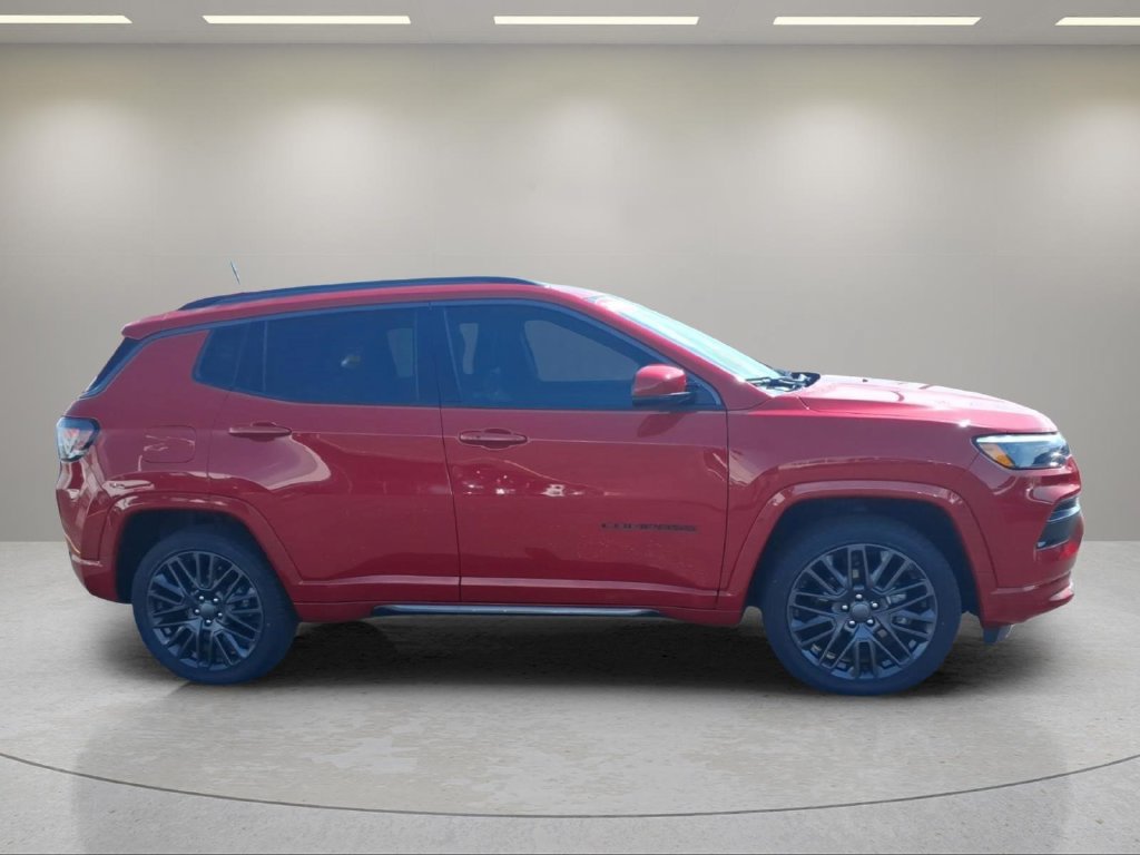 Used 2022 Jeep Compass Limited w/ (RED) Package AWD/4WD image 2