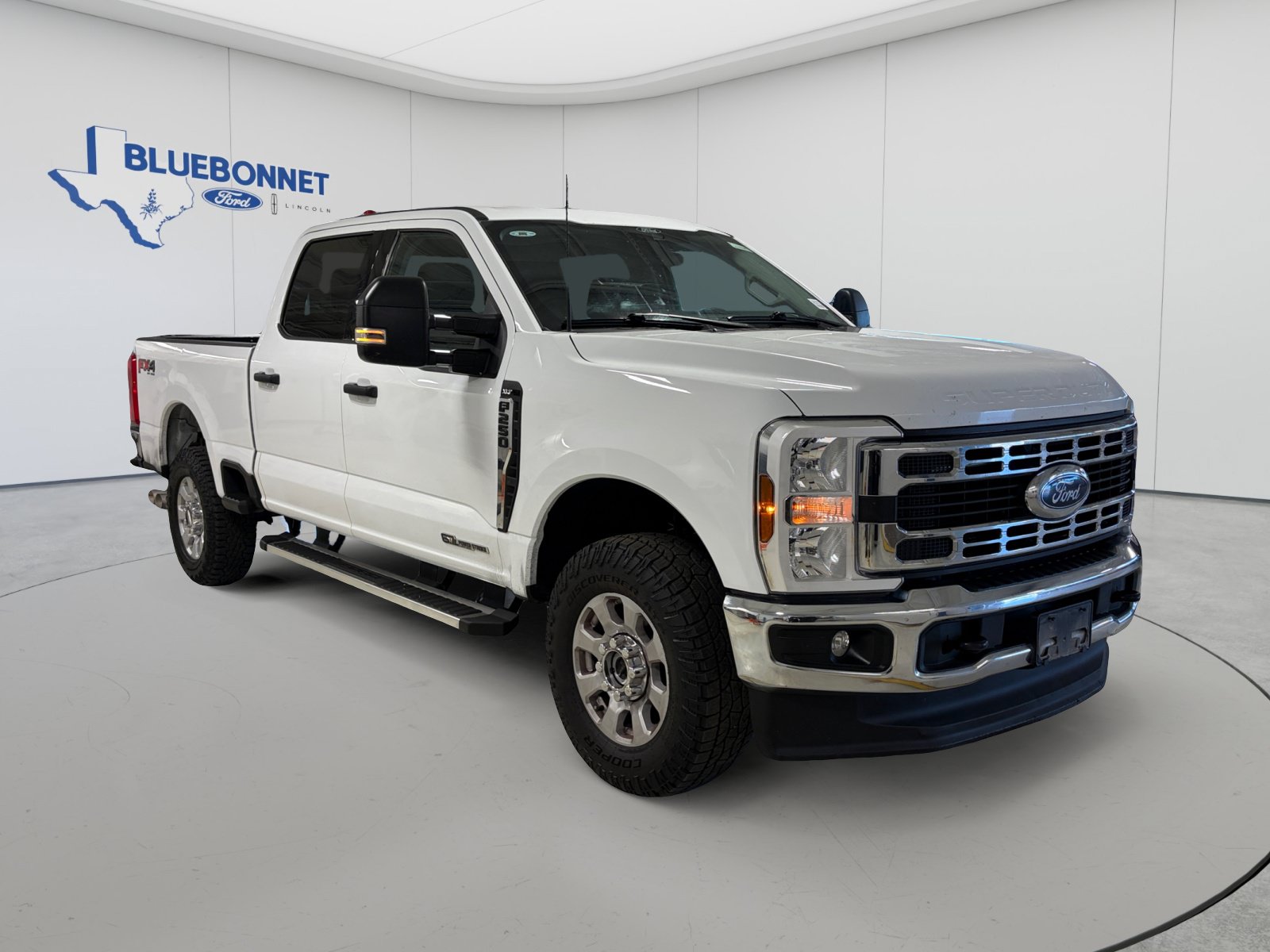 Used 2024 Ford F250 XLT w/ FX4 Off-Road Package AWD/4WD image 3