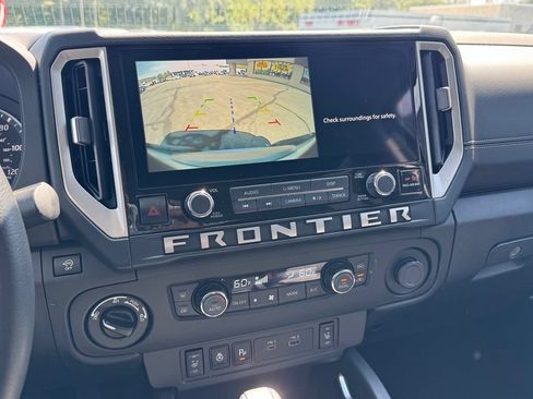 Used 2025 Nissan Frontier SV w/ SV Convenience Package AWD/4WD image 39
