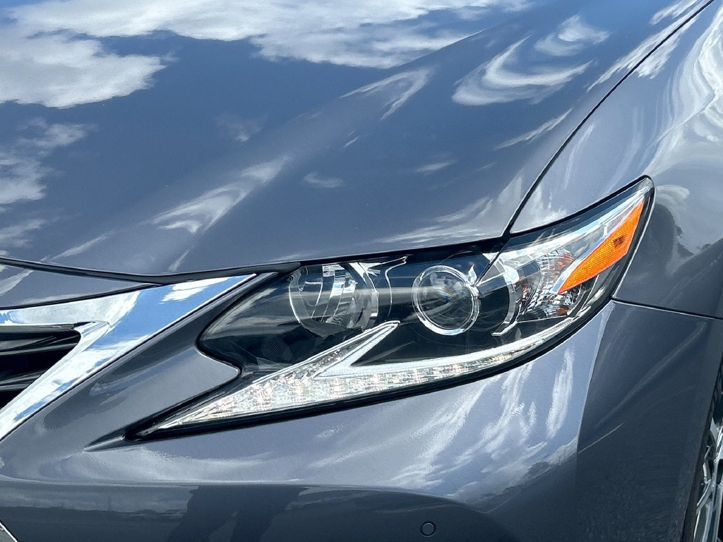 Used 2017 Lexus ES 350 w/ Navigation System Package FWD image 29