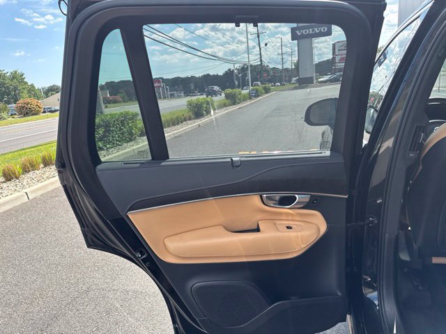 Certified 2023 Volvo XC90 B6 Ultimate w/ Protection Package Premier AWD/4WD image 16