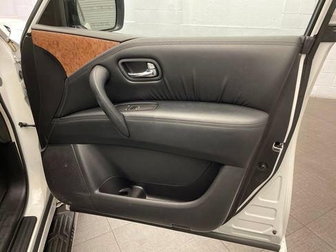 Used 2022 Nissan Armada SL w/ Captain's Chairs Package RWD image 29
