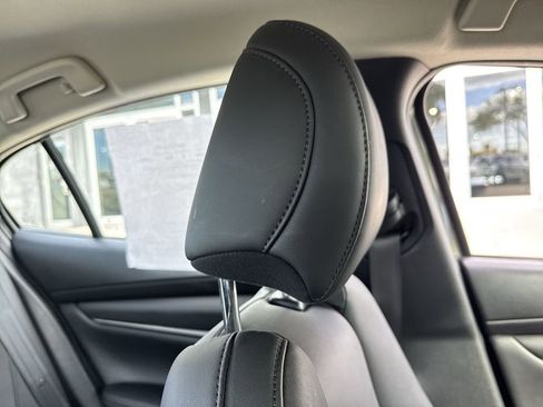 Used 2020 MAZDA MAZDA3 Sedan w/ Select Package image 21