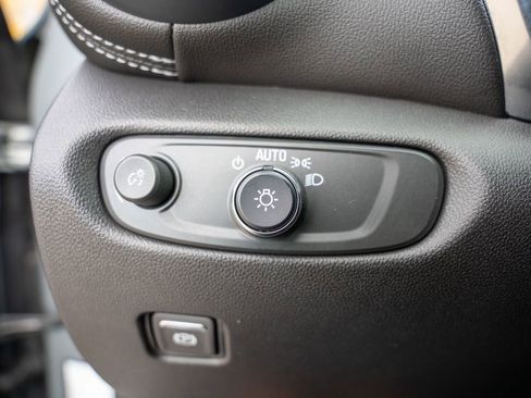 Used 2025 Chevrolet Blazer LT image 20