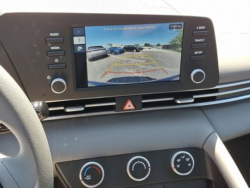 New 2025 Hyundai Elantra SE image 17