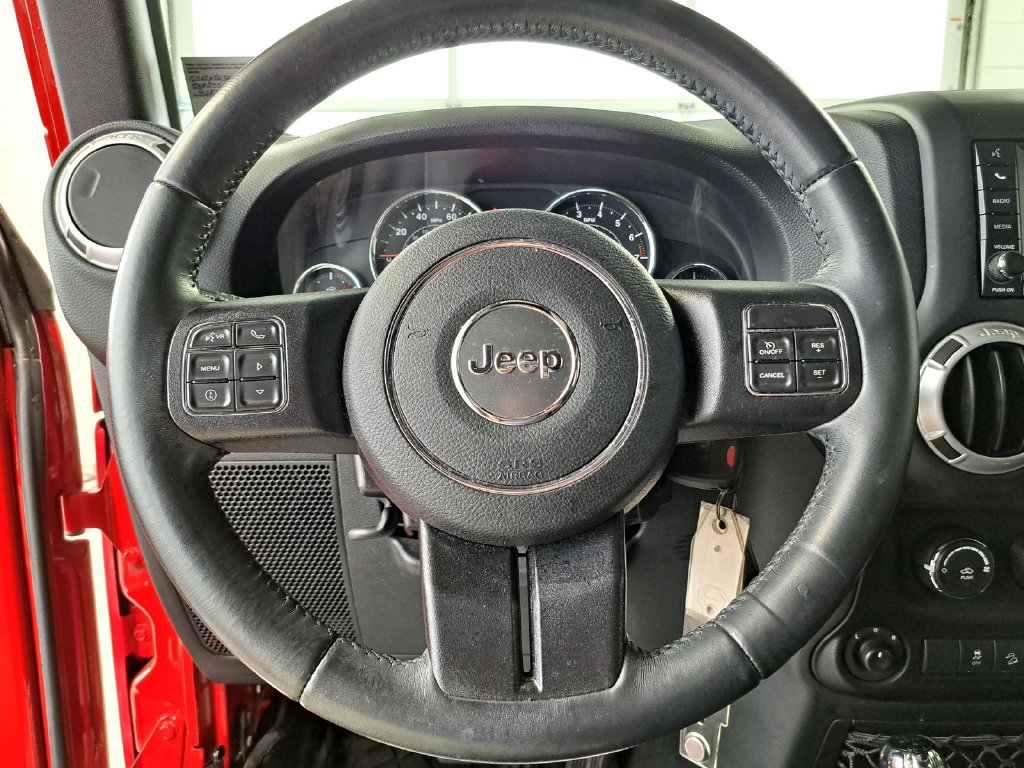 Used 2016 Jeep Wrangler Sahara w/ Connectivity Group AWD/4WD image 10