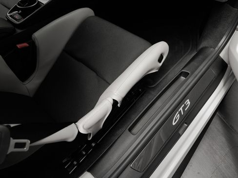 Certified 2023 Porsche 911 GT3 RWD image 35