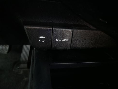 Used 2019 Toyota Camry SE image 29