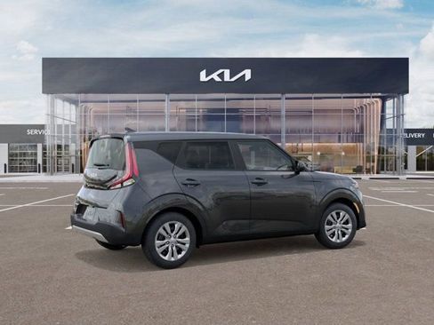 Used 2025 Kia Soul LX FWD image 6