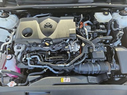 Used 2025 Toyota Camry LE FWD image 31