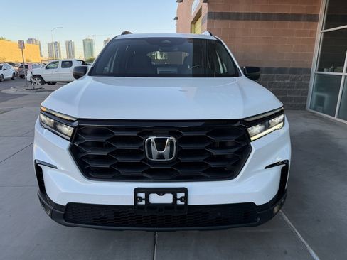 Used 2023 Honda Pilot Sport image 10