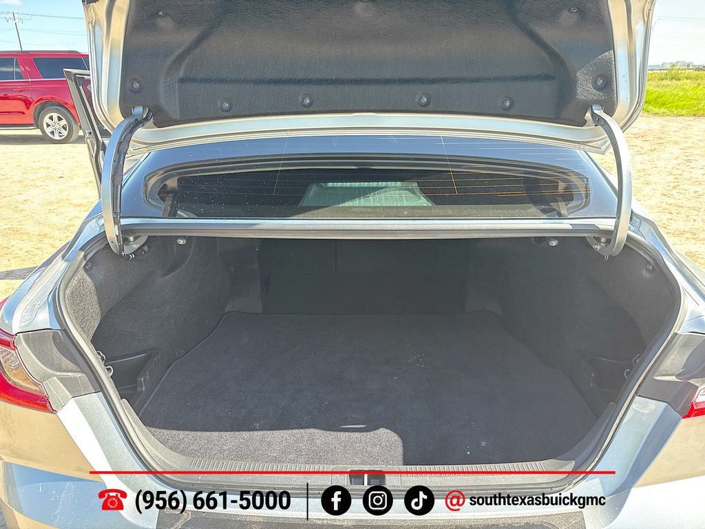 Used 2025 Toyota Camry LE w/ Convenience Package FWD image 24
