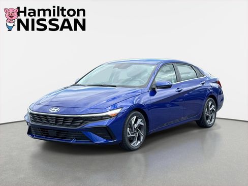 Used 2025 Hyundai Elantra SEL FWD image 5