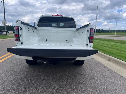 Used 2023 Nissan Frontier SV w/ Midnight Edition Package RWD image 8