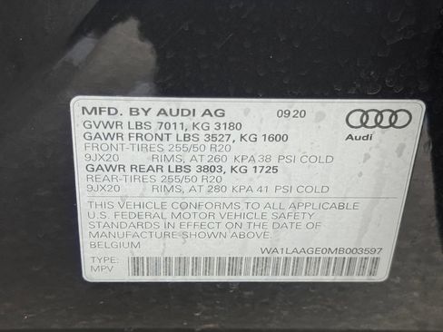 Used 2021 Audi e-tron Premium Plus w/ Premium Plus Package AWD/4WD image 28