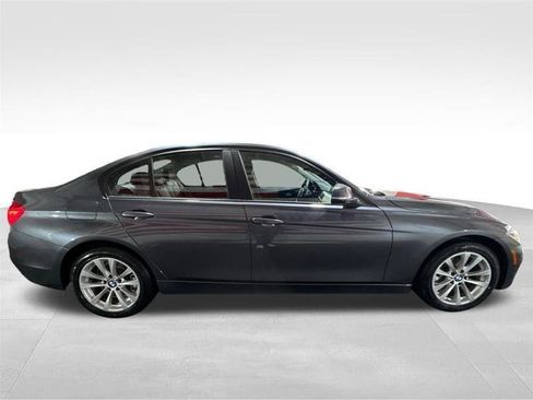 Used 2018 BMW 320i xDrive 320i xDrive image 4