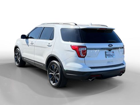 Used 2019 Ford Explorer XLT w/ Equipment Group 202A AWD/4WD image 3