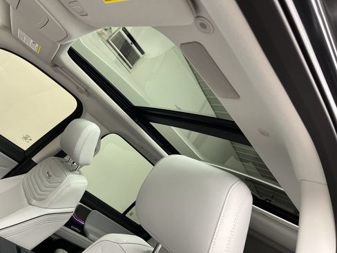 Certified 2025 Ford Expedition Platinum w/ Platinum Ultimate Package AWD/4WD image 7