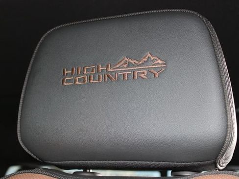 Used 2024 Chevrolet Silverado 2500 High Country w/ Technology Package AWD/4WD image 30