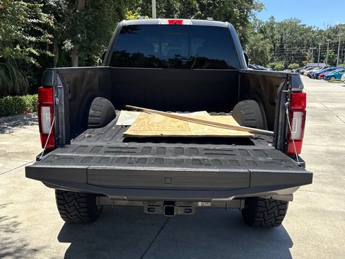 Used 2022 Ford F250 Lariat w/ Lariat Ultimate Package AWD/4WD image 32