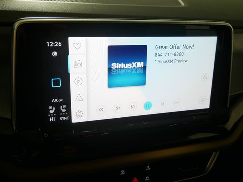 Certified 2025 Volkswagen Atlas Cross Sport SE image 22