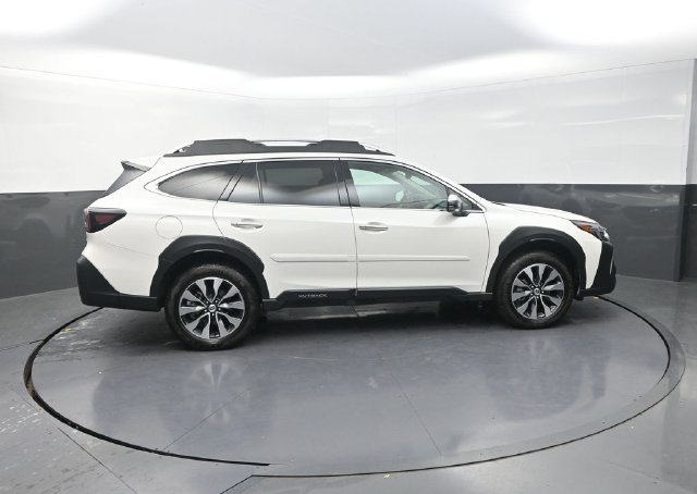 Used 2025 Subaru Outback Touring XT AWD/4WD image 9