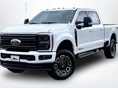 Used 2025 Ford F250 Platinum AWD/4WD image 3