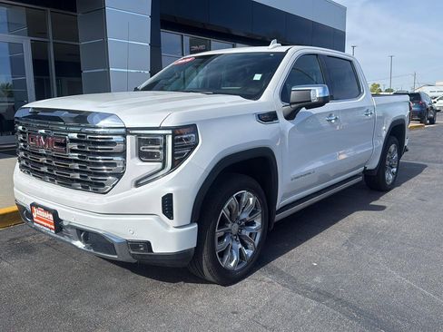 Used 2025 GMC Sierra 1500 Denali w/ Denali Reserve Package AWD/4WD image 12