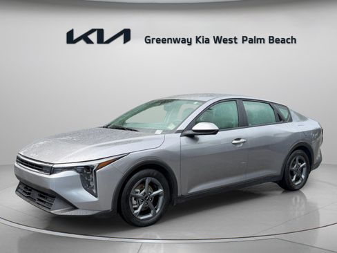 Used 2025 Kia K4 FWD image 3