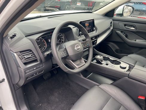 Certified 2026 Nissan Rogue SV w/ SV Premium Package image 6