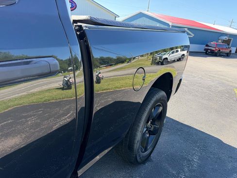 Used 2016 RAM 1500 Express w/ Black Ram 1500 Express Group AWD/4WD image 13