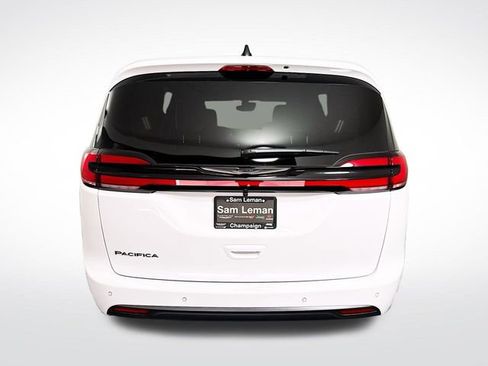 New 2026 Chrysler Pacifica Select image 6