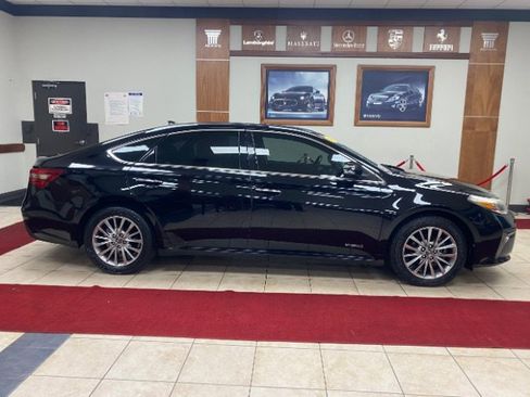 Used 2016 Toyota Avalon Limited image 8