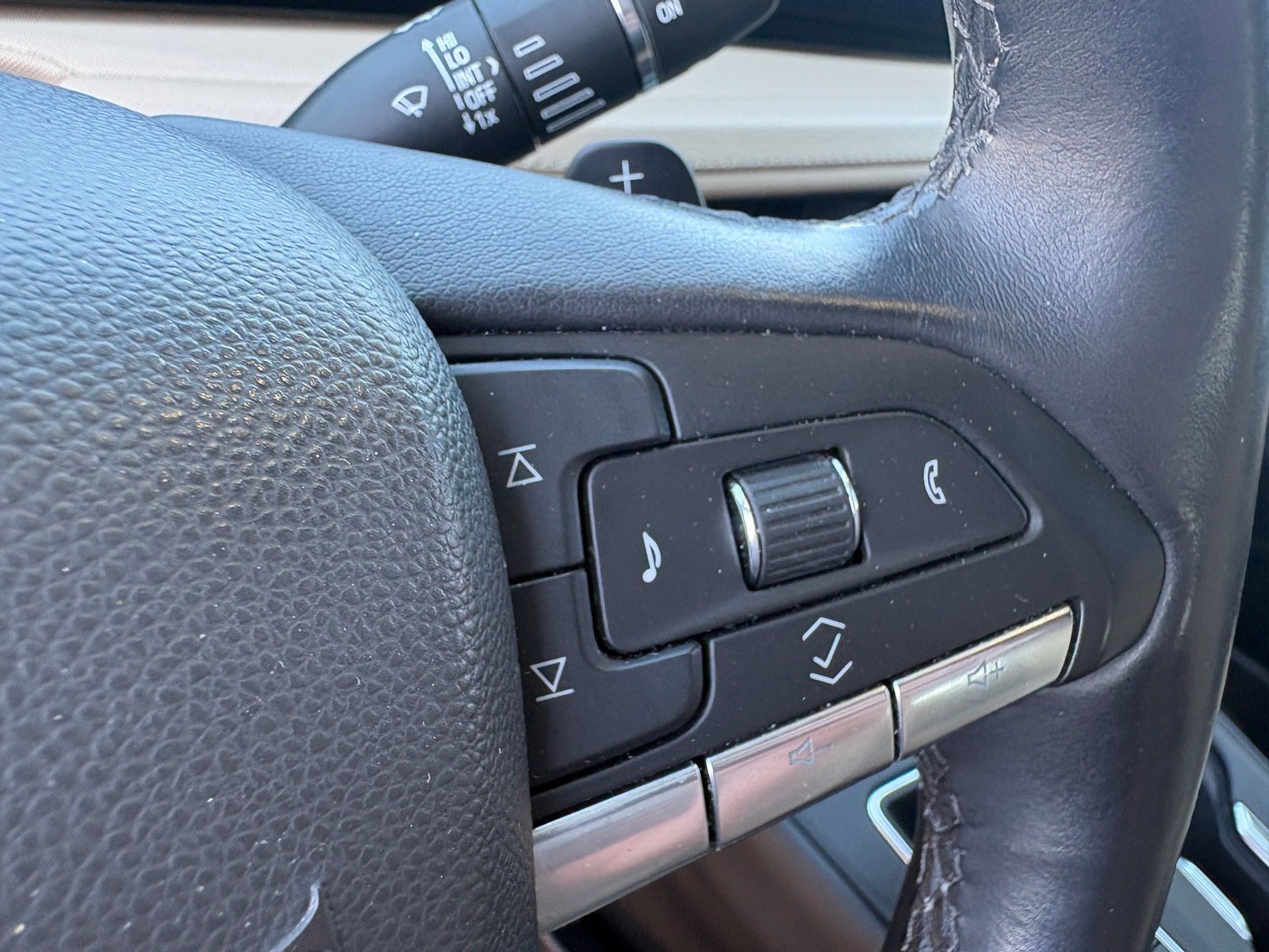 Used 2024 Cadillac XT4 Luxury FWD image 20