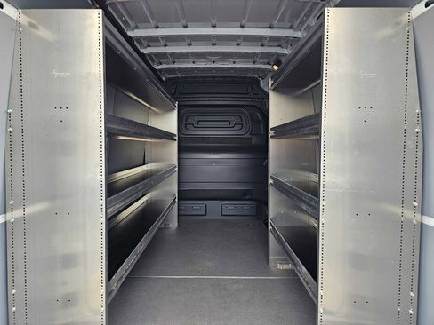 Used 2025 Mercedes-Benz Sprinter 2500 image 18