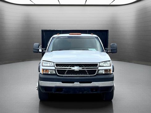 Used 2006 Chevrolet Silverado 3500 2WD Regular Cab image 2