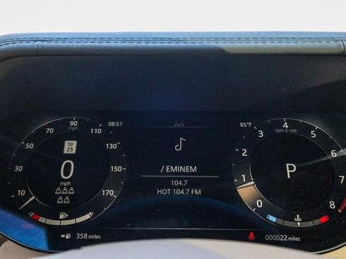 New 2025 Land Rover Range Rover Long Wheelbase SE image 37