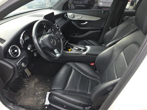 Used 2019 Mercedes-Benz GLC 300 4MATIC w/ AMG Line image 5