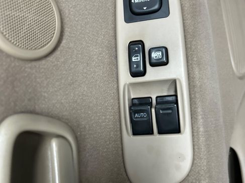 Used 2001 Toyota Tundra SR5 w/ Convenience Pkg RWD image 9