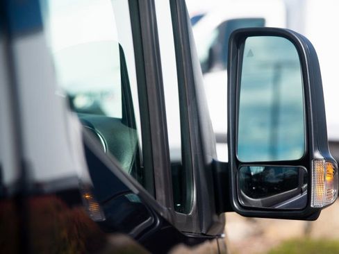 Used 2025 Mercedes-Benz Sprinter 2500 image 18