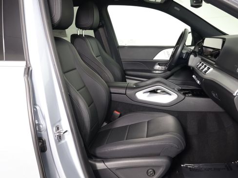 Used 2025 Mercedes-Benz GLE 450e 4MATIC image 29