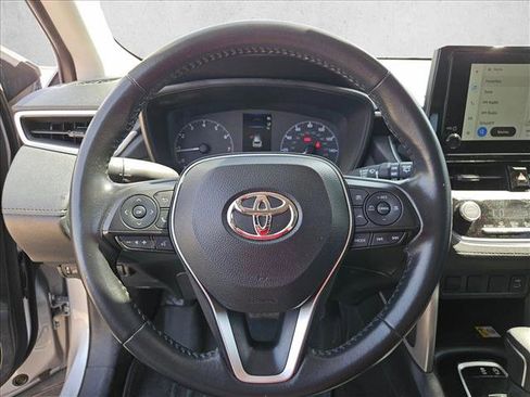 Used 2023 Toyota Corolla Cross LE FWD image 11