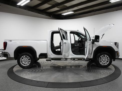Used 2024 GMC Sierra 2500 SLT w/ SLT Convenience Package image 10